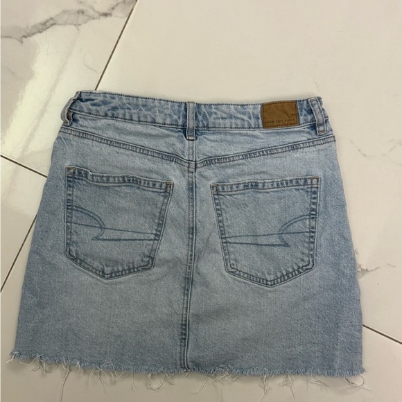 American Eagle Outfitters Light Blue Denim Skirt Size 4 - Picture 2 of 3